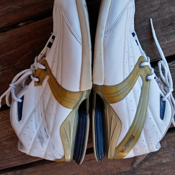 Redbok men\'s RB 311 PYE 4-103943. White leather. Sz 12. Plasic decals missing. S